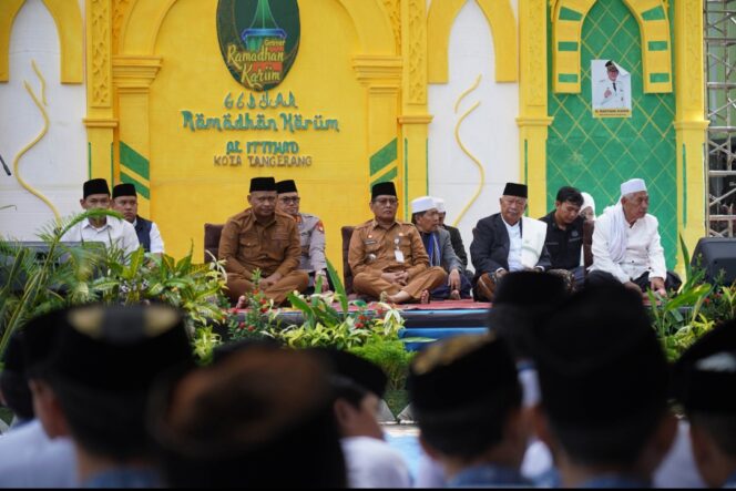 
 Kepala Dinas Pemuda dan Olahraga Kota Tangerang, Kaonang saat mendampingi Sekretaris Daerah Kota Tangerang Herman Suwarman Membuka Acara Ramadan Karim Al Ittihad. Foto: ist 