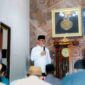 Wali Kota Tangerang, H. Sachrudin, melaksanakan salat Isya dan tarawih berjamaah bersama warga di Masjid Quba, Perumahan Royal 2, Kecamatan Cipondoh. Foto: ist