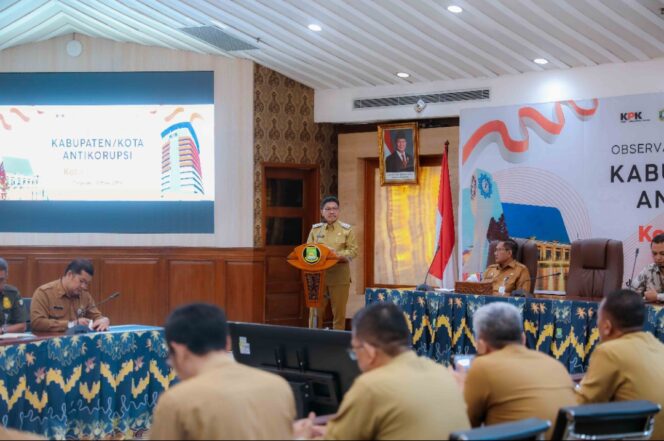 
 Wali Kota Tangerang Sachrudin saat menyambut kunjungan Direktorat Pembinaan Peran Serta Masyarakat KPK RI (Ditpermas KPK) dalam rangka kegiatan observasi yang digelar di Ruang Rapat Akhlakul Karimah, Gedung Pusat Pemerintahan Kota Tangerang. Foto: ist
