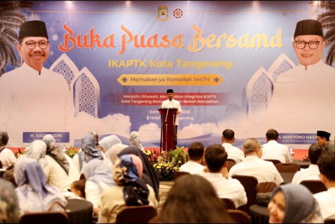 
 Wali Kota Tangerang Sachrudin, saat menghadiri acara Silaturahmi dan Buka Puasa Bersama IKAPTK Kota Tangerang yang digelar di Hotel Olive, Kota Tangerang. Foto: ist