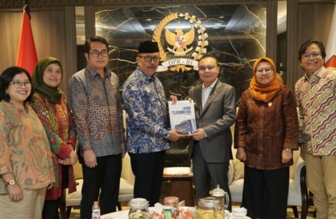 
 Wakil Ketua DPR RI, Prof.Dr.H. Sufmi Dasco Ahmad saat menerima audiensi dan silaturahmi pimpinan Lembaga Perlindungan Saksi dan Korban (LPSK) di ruang Pimpinan DPRD RI Gedung Nusantara III Senayan Jakarta. Foto: ist