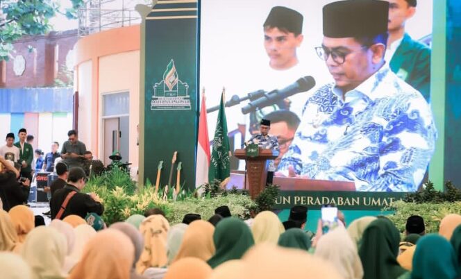 
 Gubernur Banten Andra Soni saat menghadiri pembukaan Muktamar Mathla’ul Anwar ke-XXI dan Musyawarah Nasional (Munas) ke-VI Muslimat Mathla'ul Anwar yang digelar di Plaza Aspirasi, Kawasan Pusat Pemerintahan Provinsi Banten (KP3B) Curug, Kota Serang. Foto: ist