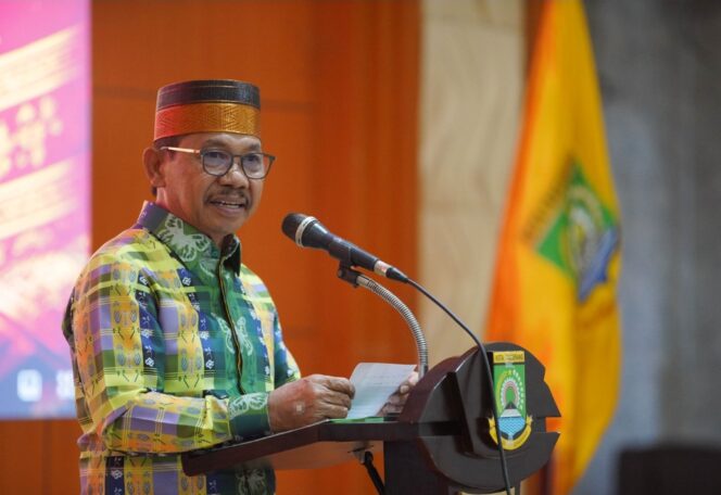
 Wali Kota Tangerang Sachrudin saat menghadiri Pelantikan Badan Pengurus Daerah Kerukunan Keluarga Sulawesi Selatan (BPD KKSS) Kota Tangerang, sekaligus Halal Bihalal KKSS, yang digelar di Ruang Al Amanah, Gedung Pusat Pemerintahan Kota Tangerang. Foto: ist
