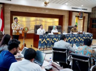 Wali Kota Tangerang Sachrudin saat menerima Kunjungan Kerja Spesifik (Kunspek) Komisi VII DPR RI di Ruang Ahlakul Karimah, Pusat Pemerintahan (Puspem) Kota Tangerang. Foto: ist