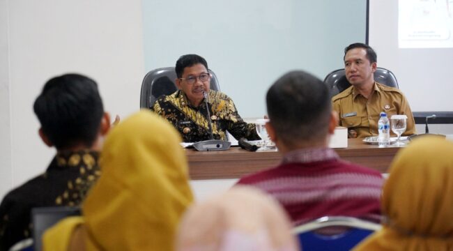 Wali Kota Tangerang Sachrudin saat Membuka pelatihan Sistem Pengendalian Internal Pemerintah (SPIP) yang digelar oleh BKPSDM Kota Tangerang. Foto: ist