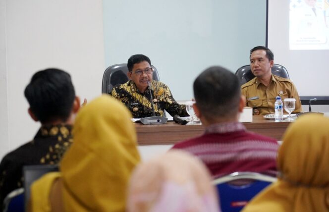 
 Wali Kota Tangerang Sachrudin saat Membuka pelatihan Sistem Pengendalian Internal Pemerintah (SPIP) yang digelar oleh BKPSDM Kota Tangerang. Foto: ist