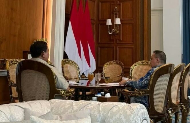 
 Presiden Prabowo Subianto saat Menerima Wakil Ketua DPR RI, Sufmi Dasco Ahmad di Istana Merdeka. Foto: ist