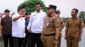 Gubernur Banten Andra Soni saat meninjau Situ Gelam Pasar Kemis Kabupaten Tangerang. Foto: Awal Rijal