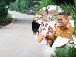 Gubernur Banten Andra Soni saat Meninjau ruas Jalan Majau-Mekarwangi di Kecamatan Saketi yang baru selesai dibangun melalui Program Bang Andra. Foto: ist