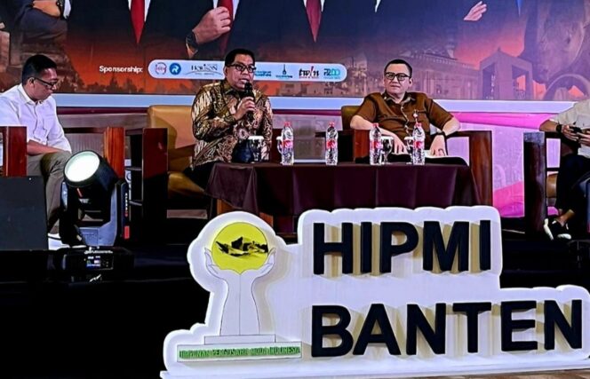 
 Anggota DPRD Provinsi Banten H.Moh.Bahri saat Menjadi Narasumber Diklatda HIPMI Banten bersama Kepala Pendapatan Daerah (Bapenda) Prov. Banten, H. Berly Rizki Natakusumah. Foto: ist