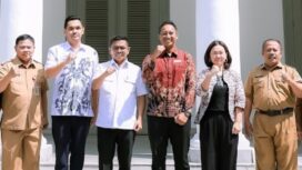 Gubernur Banten Andra Soni bersama Kadisdikbud Banten Jamaluddin saat menerima Audiensi Cambridge University Press & Assessment di Gedung Negara Provinsi Banten. Foto: Awal Rijal 