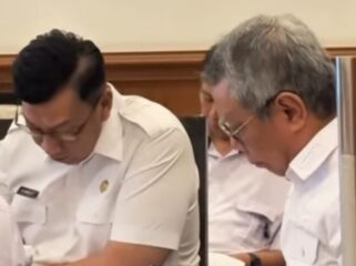 Wali Kota Tangerang Selatan Benyamin Davnie dan Sekretaris Daerah Kota Tangsel Bambang Noertjahjo saat RUPS PT.PITS. Foto: ist