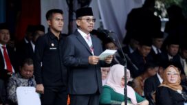 Wali Kota Tangerang H. Sachrudin saat memimpin langsung Upacara Peringatan Hari Lahir (Harlah) Pancasila Tahun 2026 yang diikuti jajaran Forkopimda, ASN, TNI-Polri, tokoh masyarakat, serta berbagai elemen organisasi dan masyarakat di Lapangan Ahmad Yani, Kota Tangerang. Foto: ist
