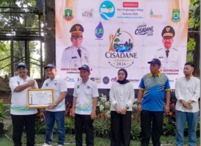
 Para Peraih Penghargaan Cisadane Awards 2026 salahsatunya adalah PT. Multi Bintang Indonesia (MBI) Tbk menerima penghargaan kategori Bidang Suistanability Corporate. Foto: TangerangPos 