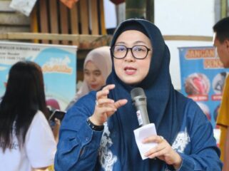 Wakil Bupati (Wabup) Tangerang, Intan Nurul Hikmah saat menghadiri sekaligus secara resmi membuka Pasar Tradisional Sumur Gede Cipari Desa Ciakar, Kecamatan Panongan. Foto: ist