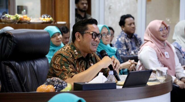 Wakil Wali Kota Tangerang, H. Maryono, yang mewakili Pemkot Tangerang dalam presentasinya menegaskan komitmen pemerintah daerah dalam memperkuat tata kelola keuangan yang transparan, akuntabel, partisipatif, berkeadilan, efektif, dan efisien. Foto: Ist