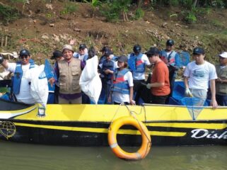 Aksi Nyata Pelestarian Sungai Cisadane dalam Tajuk Clean Up Cisadane berhasil bersihkan 8,5 Ton Sampah. Foto: TangerangPos 