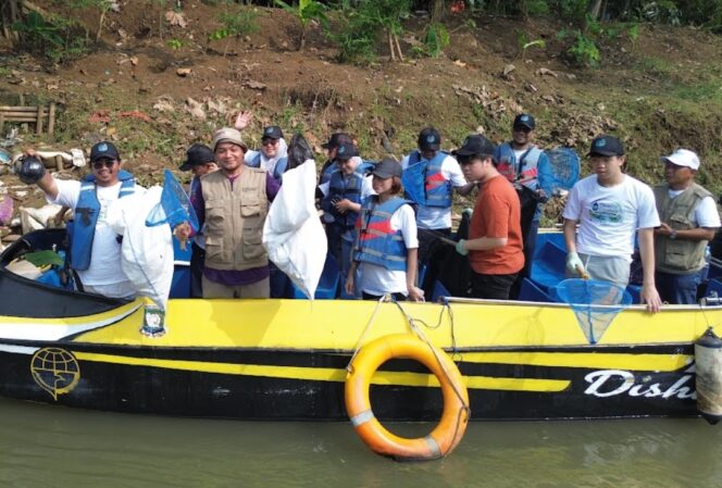 
 Aksi Nyata Pelestarian Sungai Cisadane dalam Tajuk Clean Up Cisadane berhasil bersihkan 8,5 Ton Sampah. Foto: TangerangPos 