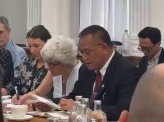 Menteri Lingkungan Hidup/Kepala BPLH Moh.Jumhur Hidayat saat memimpin Delegasi RI dalam menyatakan posisi resmi pemerintah terkait tata kelola pasar keanekaragaman hayati internasional. Menjadi pembicara dalam forum tingkat tinggi 