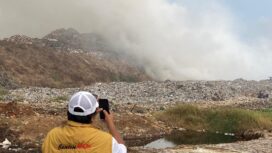 Kobaran Api dan Kepulan Asap masih selimuti Sekitaran TPA Jatiwaringin, Mauk Kabupaten Tangerang. Foto: TangerangPos 
