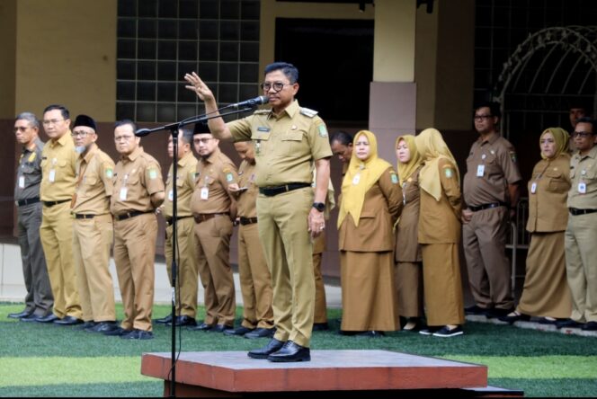 
 Wali Kota Tangerang Sachrudin saat memimpin Apel Pegawai di Lingkungan Pemerintah Kota Tangerang. Foto: Ist 
