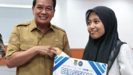 Bupati Tangerang, Moch Maesyal Rasyid Program Beasiswa Tangerang Gemilang dan Beasiswa Rekognisi Pembelajaran Lampau (RPL) PG-PAUD di Auditorium Universitas Muhammadiyah Tangerang (UMT). Foto: 