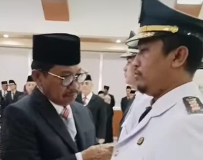 
 Wali Kota Tangerang Sachrudin saat melantik 102 Pejabat Pemkot Tangerang. Foto: Fale