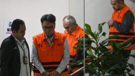 4 Orang Tersangka kasus dugaan korupsi pengadaan iklan di Bank Pembangunan Daerah Jawa Barat dan Banten (BJB) ditahan KPK. Foto: Ist