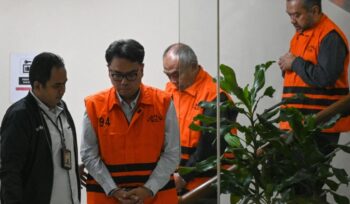 4 Orang Tersangka kasus dugaan korupsi pengadaan iklan di Bank Pembangunan Daerah Jawa Barat dan Banten (BJB) ditahan KPK. Foto: Ist