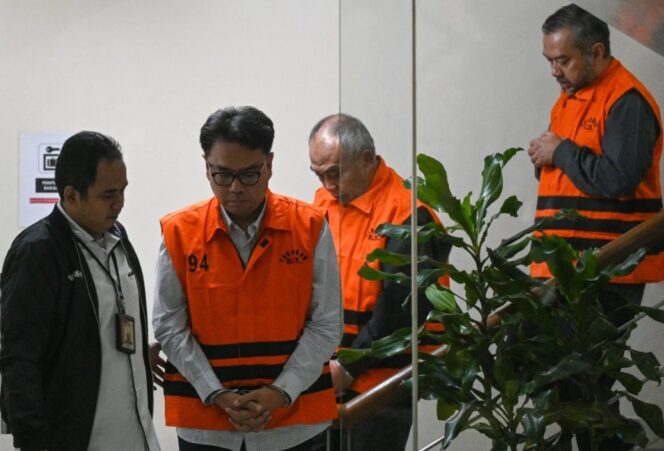 
 4 Orang Tersangka kasus dugaan korupsi pengadaan iklan di Bank Pembangunan Daerah Jawa Barat dan Banten (BJB) ditahan KPK. Foto: Ist