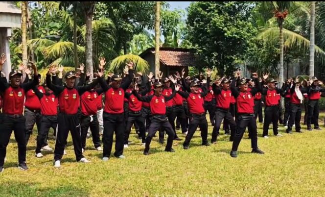 
 60 Putra dan Putri Terbaik Se-provinsi Banten saat mengikuti Pelatihan Taruna Siaga Bencana (Tagana) Mid di Kabupaten Lebak. Foto: TangerangPos 