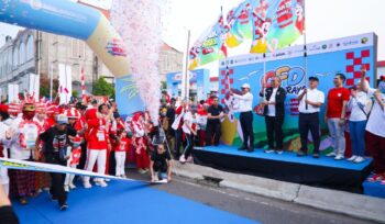 Wali Kota Tangerang H. Sachrudin bersama Wali Kota Tangerang Selatan (Tangsel) H. Benjamin Davnie meresmikan Car Free Day (CFD) Graha Raya. Foto: Ist