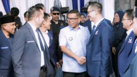 Gubernur Banten Andra Soni saat menghadiri acara Pelantikan Dewan Pimpinan Wilayah (DPW), Dewan Pimpinan Daerah (DPD), serta Rakerwil Partai Nasional Demokrat (NasDem) se-Provinsi Banten, bertempat di kantor DPW Partai NasDem Provinsi Banten. Foto: Awal Rijal 