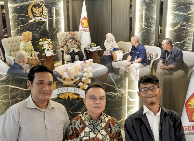 
 Wakil Ketua DPR RI Sufmi Dasco Ahmad saat menerima aspirasi Serikat Buruh PT Pos Indonesia. Foto: Ist