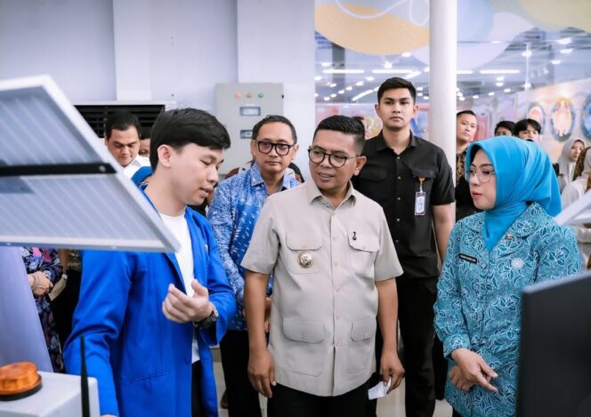 
 Gubernur Banten Andra Soni saat menutup Gelar TTG XX dan Lomba TTG Tingkat Provinsi Banten Tahun 2026 di Eco Plaza, Citra Raya, Cikupa, Kabupaten Tangerang. Foto: Awal Rijal 