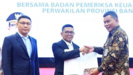 Gubernur Banten Andra Soni Didampingi Sekda Banten Deden Apriandhi Hartawan saat saat menghadiri entry meeting pemeriksaan semester II tahun 2026 oleh Badan Pemeriksa Keuangan (BPK) Perwakilan Provinsi Banten di Pendopo Gubernur, Kawasan Pusat Pemerintahan Provinsi (KP3B), Kota Serang. Foto: Ist 