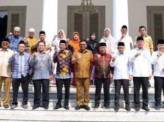 Gubernur Banten Andra soni saat menerima kunjungan pengurus Lembaga Pengembangan Tilawatil Qur’an (LPTQ) Provinsi Banten dan rombongan Dewan Hakim di Gedung Negara Provinsi Banten, Kota Serang. Foto: Ist