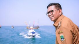 Gubernur Andra saat menghadiri tradisi Tasyakuran Laut di Tempat Pelelangan Ikan (TPI) Sidamukti, Kecamatan Sukaresmi, Kabupaten Pandeglang. Foto: Awal Rijal 