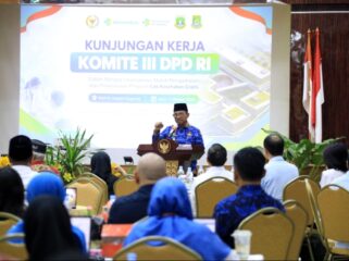 Wali Kota Tangerang, H. Sachrudin, saat menghadiri Kunjungan Kerja Komite III Dewan Perwakilan Daerah (DPD) Republik Indonesia dalam rangka Inventarisasi Materi Pengawasan atas Pelaksanaan Program Cek Kesehatan Gratis (CKG), bersama Wakil Gubernur Banten, di RSUP Sitanala, Neglasari. Foto: Ist