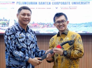 Sekretaris Daerah Banten Deden Apriandhi Hartawan saat Melaunching Banten Corporate University di Aula Badan Pengembangan Sumber Daya Manusia Daerah (BPSDMD) Provinsi Banten, Kabupaten Pandeglang. Foto: Ist