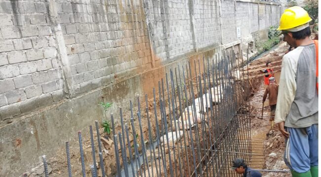 Saluran Kali Sabi di Wilayah RW 016 Uwung Jaya Cibodas Kota Tangerang kini lebih lebar. Foto: TangerangPos 