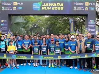 Gubernur Banten Andra Soni saat membuka Jawara Run 2026 yang dilaksanakan oleh PT PLN (Persero) Unit Induk Distribusi (UID) Banten di Kawasan Pusat Pemerintahan Provinsi Banten (KP3B), Kota Serang. Foto: Ist