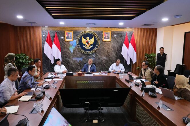 
 Menteri Nusron Saat Rapat Koordinasi (Rakor) lanjutan Tim Terpadu Pengendalian Alih Fungsi Lahan Sawah, di Kantor Kementerian Koordinator (Kemenko) Bidang Pangan, Jakarta. Foto: ist