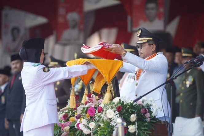 
 Wali Kota Tangerang Sachrudin saat menjadi Inspektur Upacara HUT Ke-81 RI di Lapangan Ahmad Yani Alun-alun Kota Tangerang. Foto: Ist