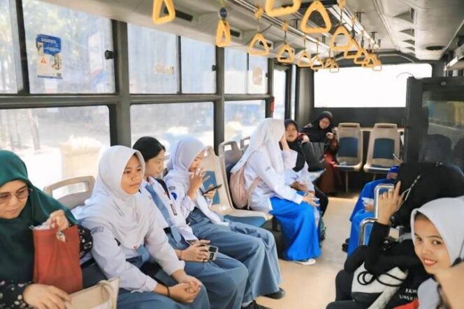 
 Penumpang saat menaiki Bus Tayo. Foto: Ist