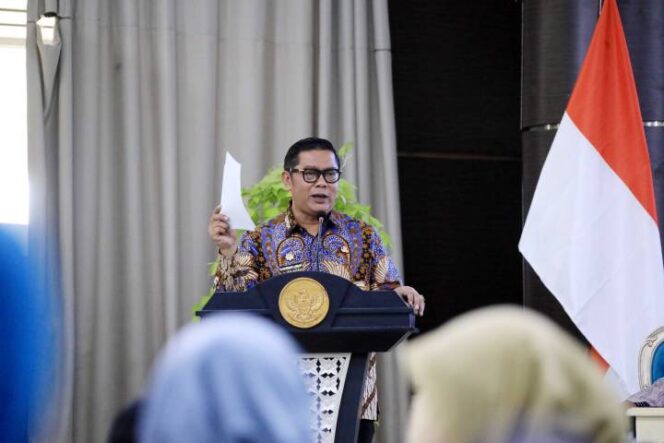 
 Wakil Wali Kota Tangerang, H. Maryono menyampaikan sambutan dan motivasi kepada peserta saat penutupan pelatihan di BBPPMPV Bisnis dan Pariwisata, Depok. Foto: ist