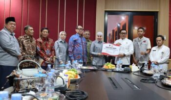 Wakil Wali Kota Tangerang, Maryono saat menerima Rombongan Komisi VIII DPR RI dalam kunjungan kerja spesifik ke Markas Komando (Mako) Badan Penanggulangan Bencana Daerah (BPBD) Kota Tangerang. Foto: Ist