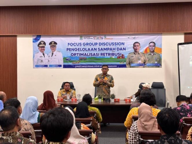 
 Kepala Dinas Lingkungan Hidup (DLH) Kota Tangerang, Wawan Fauzi saat Membuka Focus Group Discusion (FGD). Foto: ist