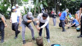 Wali Kota Tangerang dan Para Kepala OPD Tanam Pohon dan Bebersih Cisadane: Komitmen Indonesia ASRI