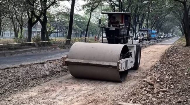 Proses perbaikan ruas Jalan Sangego Selatan, Kecamatan Periuk yang telah memasuki tahapan pemadatan tanah. Foto: Ist